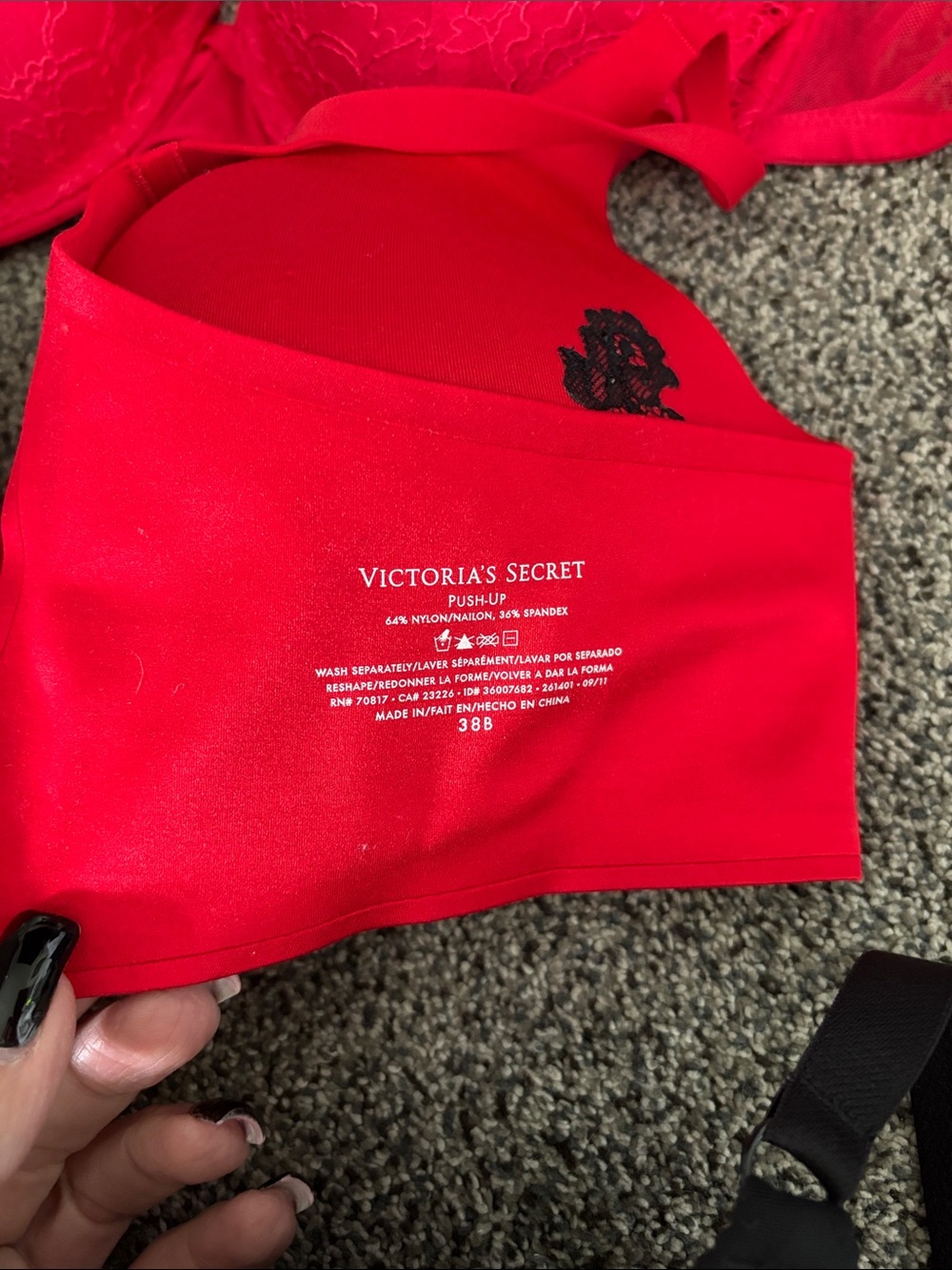 Victoria's Secret Red & Black Lace Push-Up Bra Trio - Picture 3 of 14